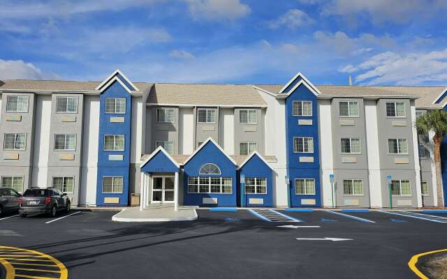 Microtel Inn & Suites by Wyndham Bushnell