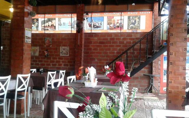 Khao Lak Traveller Lodge
