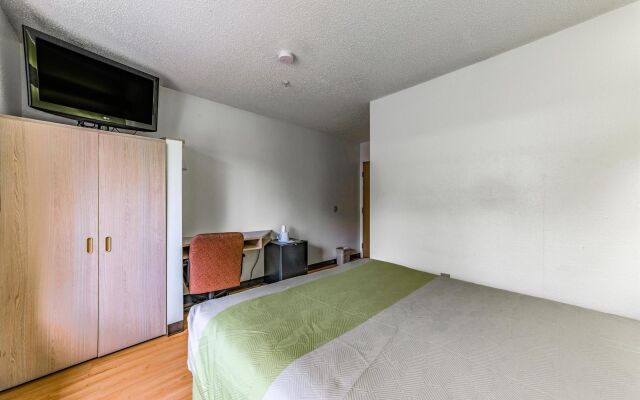 Motel 6 Charlotte, NC - University