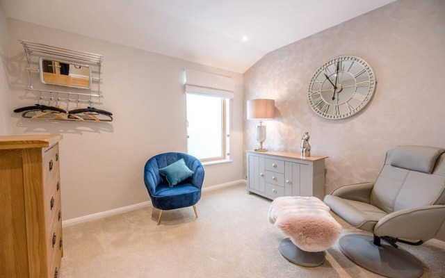 Woodbridge Penthouse