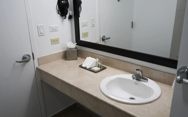 Costa Bahia Hotel & Convention Center