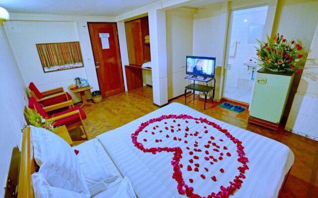 Taim Phyu Hotel
