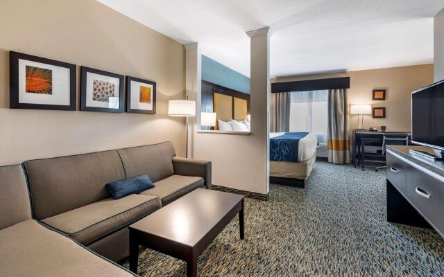 Comfort Suites Fort Lauderdale Airport South & Cruise Port