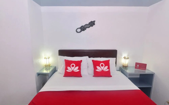 ZEN Rooms Station 3 Angol Road