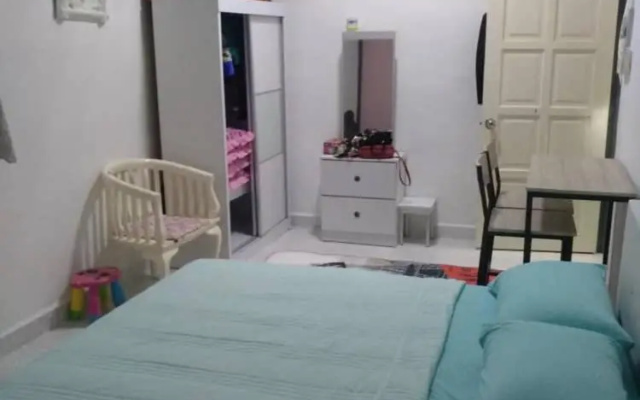 Anis Homestay Kuala Perlis – Guest Rooms – Kuala Perlis