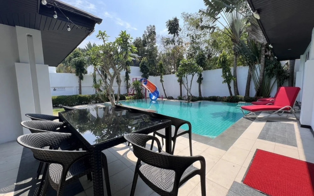 Hollywood Pool Villa Jomtien Pattaya