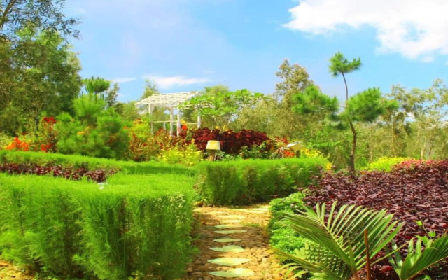 Bukit Lintang Sewu Glamping by ZUZU