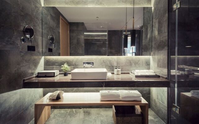 Qianna Qianxun Hotel