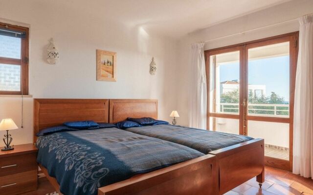 Cozy Villa in Albufeira With Swimming Pool