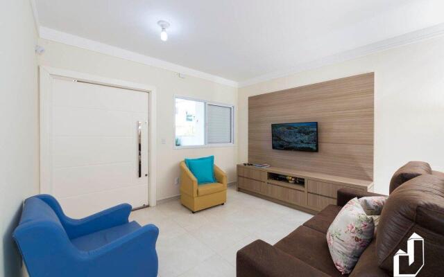 Casa com 05 dormitórios