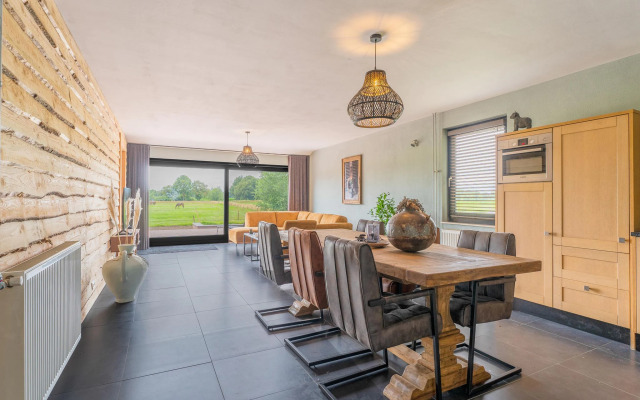 Family-friendly Farm With Horse Stables