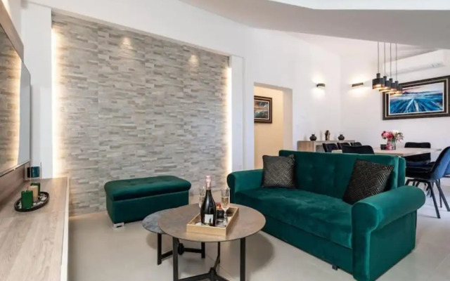 Friends & Family Home