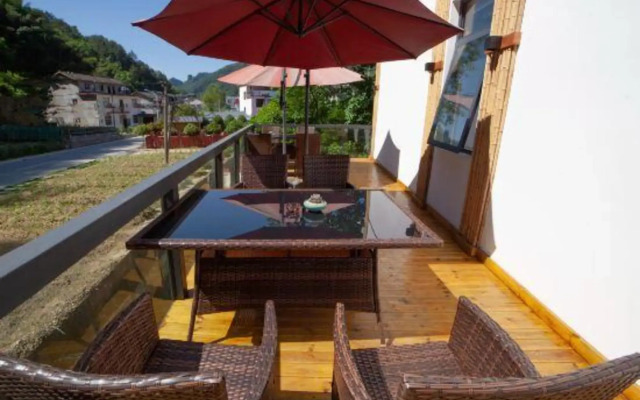 Qishe Hostel