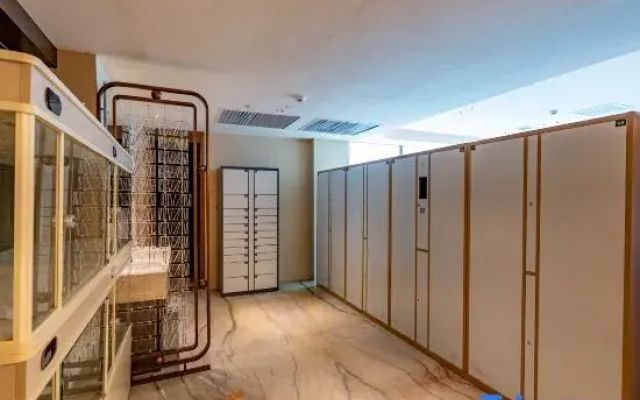 Oriental Snow Hotel