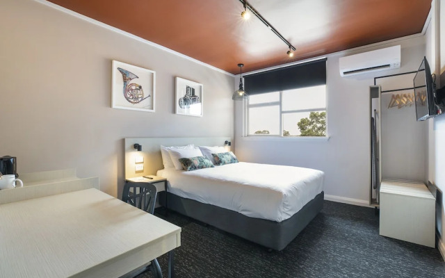 Brown Jug Hotel
