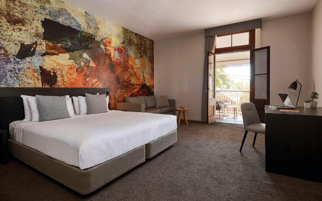 Kennigo Hotel Brisbane, Independent Collection by EVT