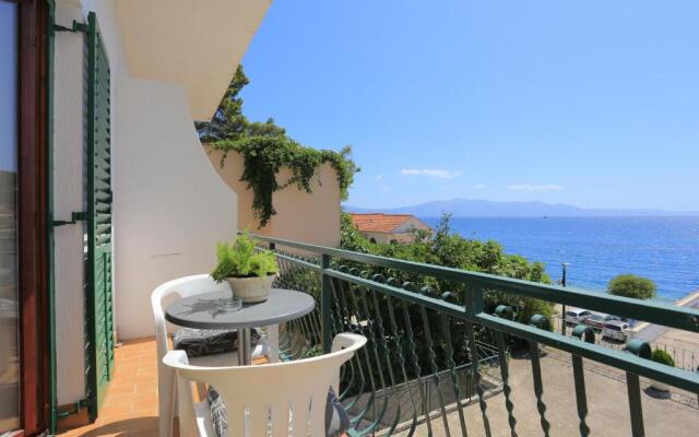 Apartments by the sea Drvenik Donja vala, Makarska - 19006