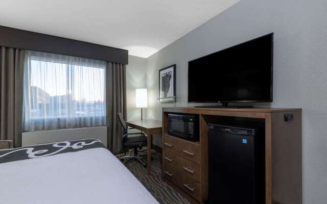 La Quinta Inn & Suites by Wyndham Anchorage Airport