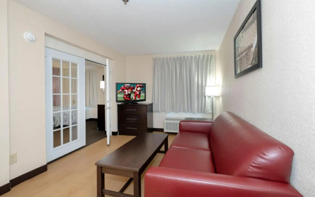 Red Roof Inn PLUS+ Phoenix West