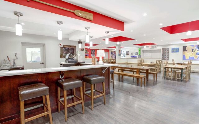The Vic, Ascend Hotel Collection