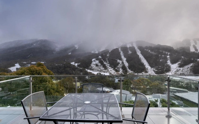 Lantern 1 Bedroom Balcony with Alpine and Village View