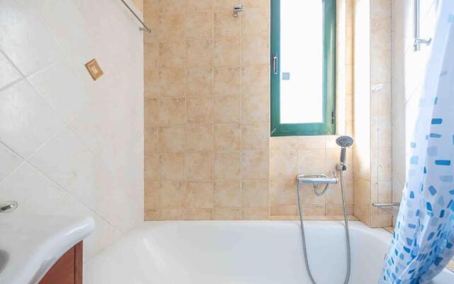 Saronis seaview 2bdr residence 500m from the beach
