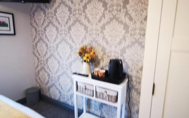 Rooms by the River at Glan Aber