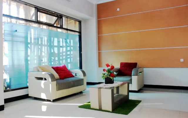 Grand Mentari Guest House by OYO Rooms