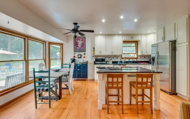 Pet-friendly Union Vacation Rental With Pool!