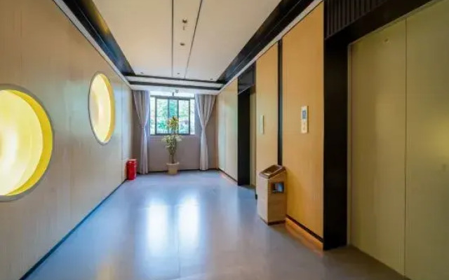 Hequn Hotel