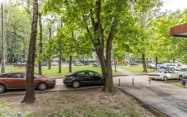 Apartments on Molostovih Street