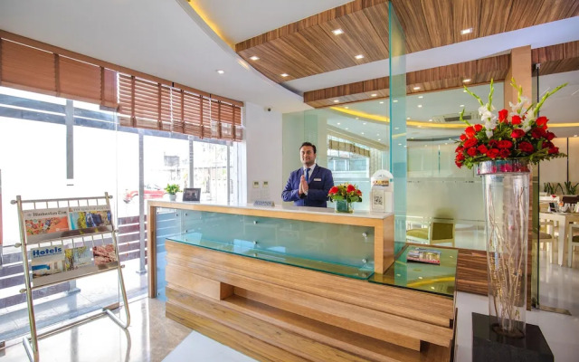 Emblem Hotel Sector 14 Gurgaon