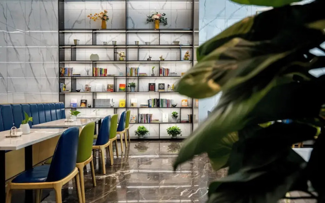 Fushang Foshan Jinshazhou Jinbo Center