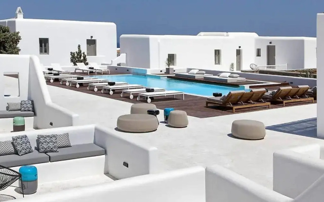 Amyth of Mykonos Super Paradise