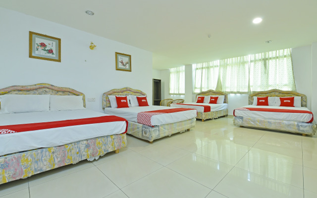 Super OYO 90494 Sam Huat Hotel