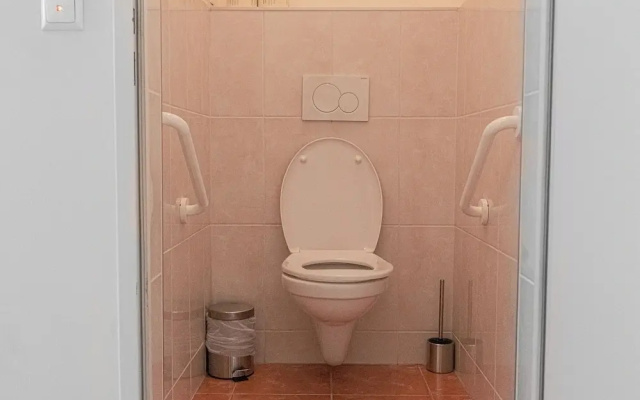 Cute 2BR Apt Near AKH Hospital Central