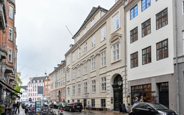 Modern and Bright Apartment in the Heart of Copenhagen