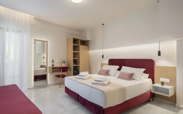 Miss Marrone City Hotel