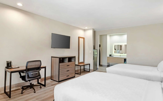 Clarion Pointe