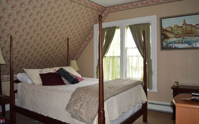 Ascendence Harbourside Mansion Bed And Breakfast