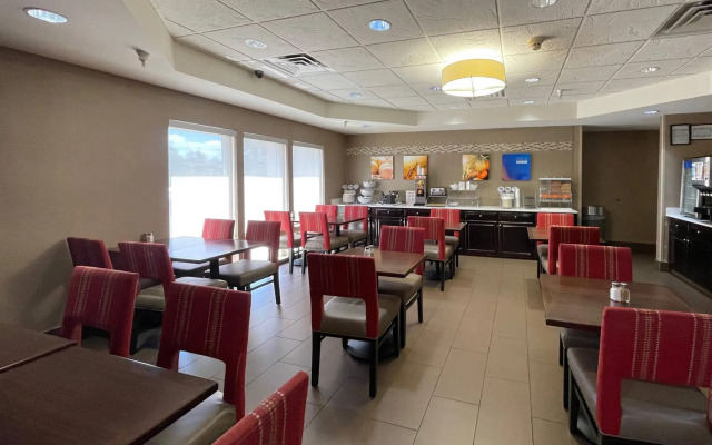 Comfort Suites