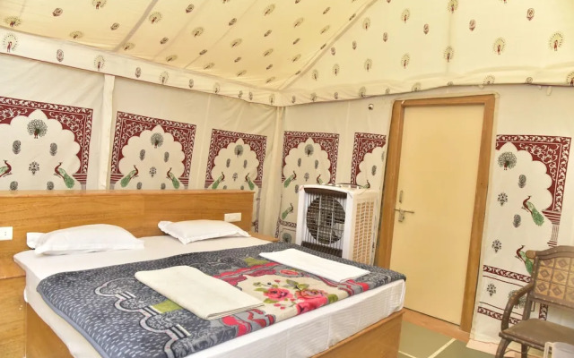 Oasis Camp Sam