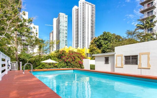 Roami at Edgewater Place