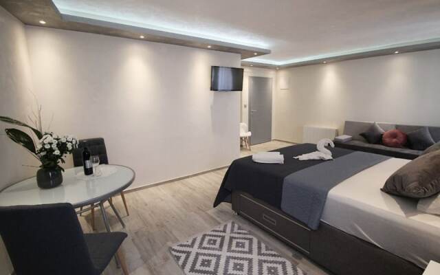 Alessio Premium Rooms - Triple Bedroom