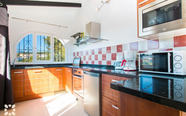 Villa Hugo 11 by Abahana Villas