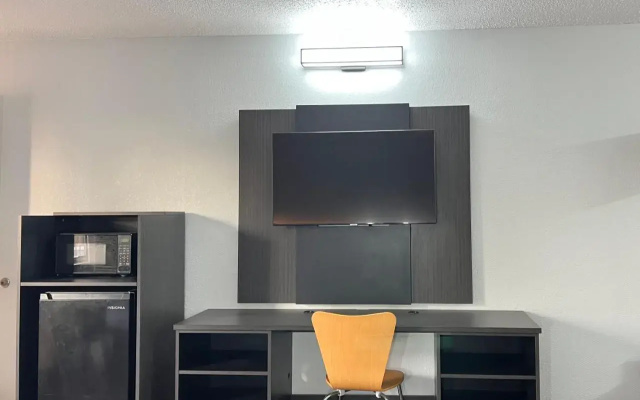 Radisson Southwest