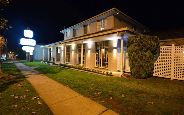 Winning Post Motor Inn