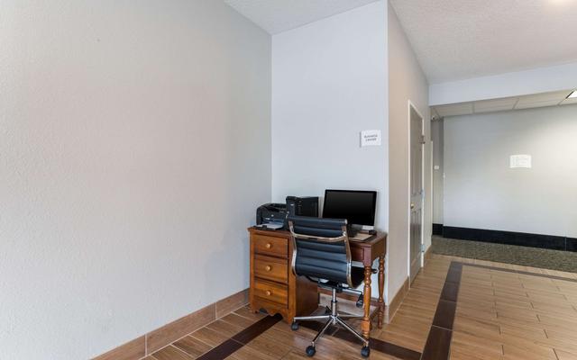 Quality Inn & Suites Ferdinand