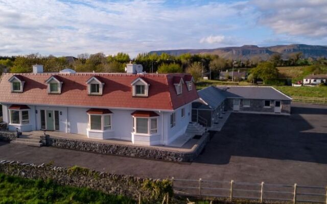 The Red Cottage & Stables