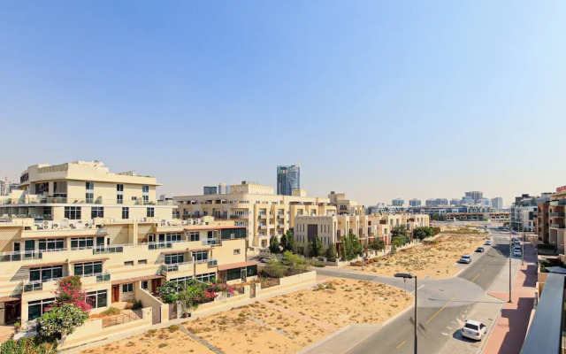Spacious 2BR Apt Maids Elegance